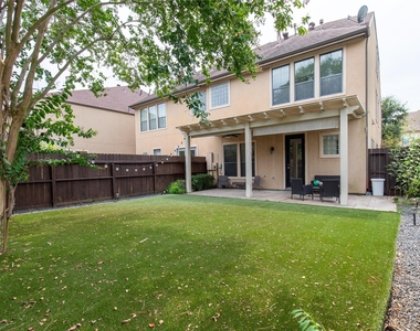 2923 Royal Oaks Crest - Photo Thumbnail 30