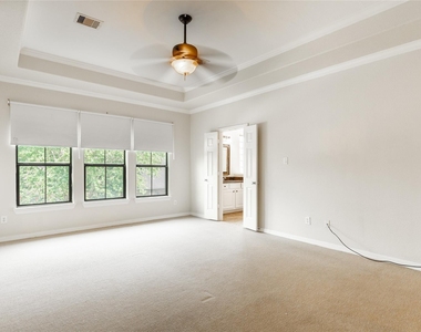 2923 Royal Oaks Crest - Photo Thumbnail 15