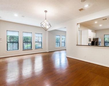 2923 Royal Oaks Crest - Photo Thumbnail 6