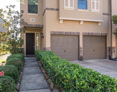 2923 Royal Oaks Crest - Photo Thumbnail 1