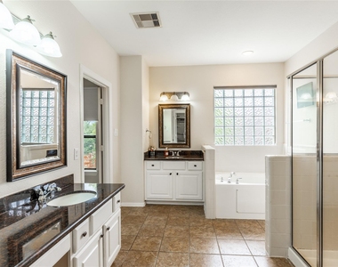 2923 Royal Oaks Crest - Photo Thumbnail 19