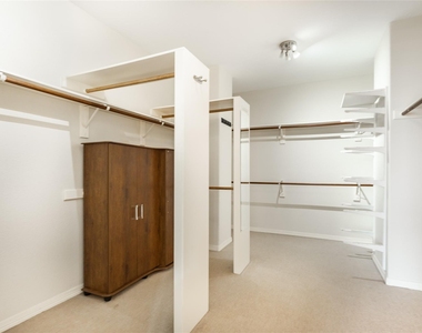 2923 Royal Oaks Crest - Photo Thumbnail 20