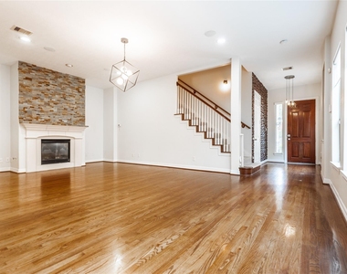 2923 Royal Oaks Crest - Photo Thumbnail 7