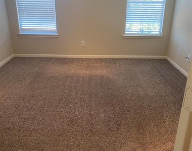 29618 Evergreen Hills Drive - Photo Thumbnail 21