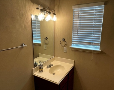 29618 Evergreen Hills Drive - Photo Thumbnail 15