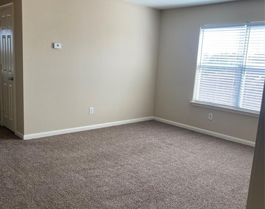 29618 Evergreen Hills Drive - Photo Thumbnail 20