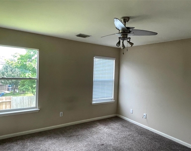 29618 Evergreen Hills Drive - Photo Thumbnail 12