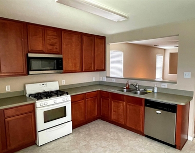 29618 Evergreen Hills Drive - Photo Thumbnail 9