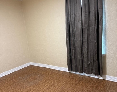 5106 Jackson Street - Photo Thumbnail 6