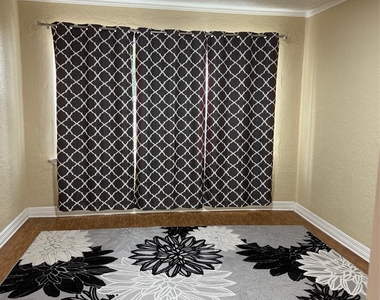 5106 Jackson Street - Photo Thumbnail 4