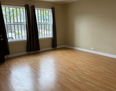 5106 Jackson Street - Photo Thumbnail 2