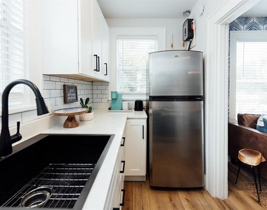 809 10th Avenue N - Photo Thumbnail 5