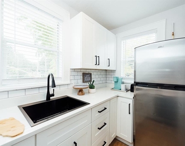 809 10th Avenue N - Photo Thumbnail 9
