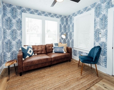 809 10th Avenue N - Photo Thumbnail 3
