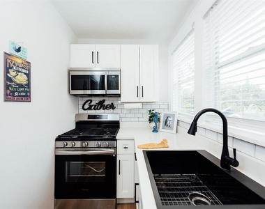 809 10th Avenue N - Photo Thumbnail 10