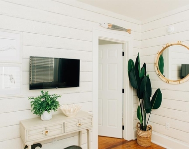 809 10th Avenue N - Photo Thumbnail 2
