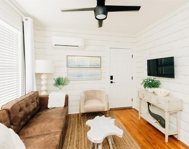 809 10th Avenue N - Photo Thumbnail 1