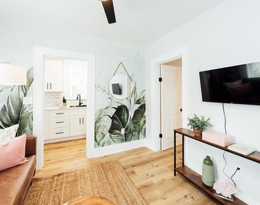809 10th Avenue N - Photo Thumbnail 4