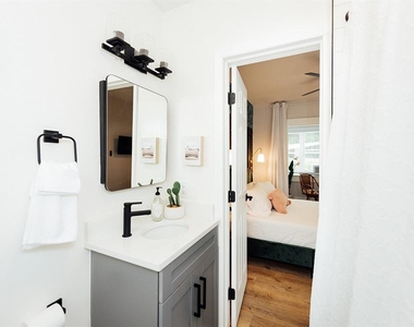 809 10th Avenue N - Photo Thumbnail 20