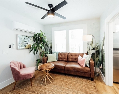 809 10th Avenue N - Photo Thumbnail 2