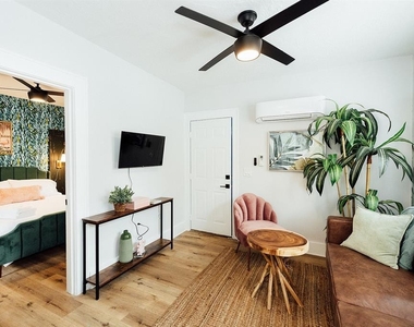809 10th Avenue N - Photo Thumbnail 8