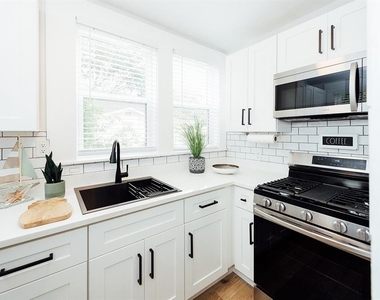 809 10th Avenue N - Photo Thumbnail 7