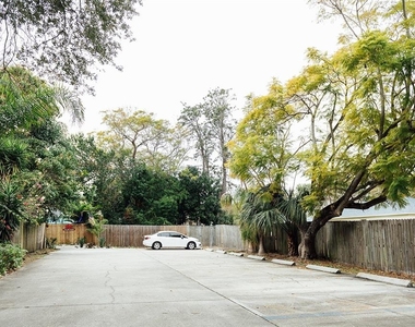 809 10th Avenue N - Photo Thumbnail 37