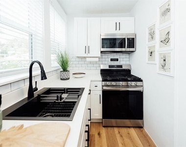 809 10th Avenue N - Photo Thumbnail 14