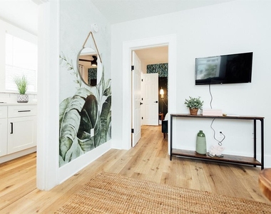 809 10th Avenue N - Photo Thumbnail 5