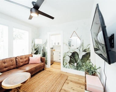 809 10th Avenue N - Photo Thumbnail 3