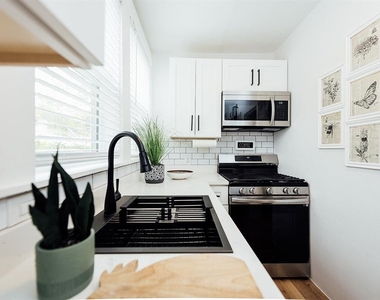 809 10th Avenue N - Photo Thumbnail 13