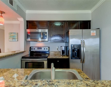 2506 N Rocky Point Drive - Photo Thumbnail 2