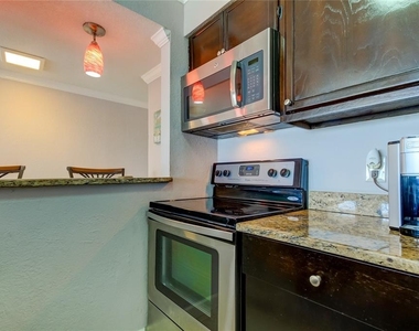 2506 N Rocky Point Drive - Photo Thumbnail 3