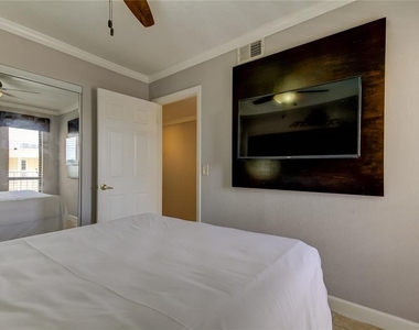 2506 N Rocky Point Drive - Photo Thumbnail 9