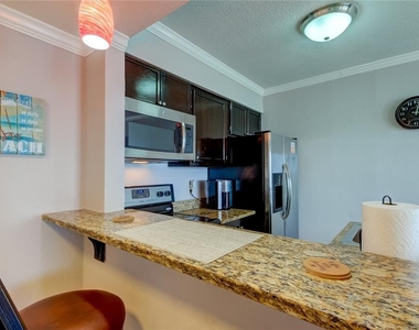2506 N Rocky Point Drive - Photo Thumbnail 4
