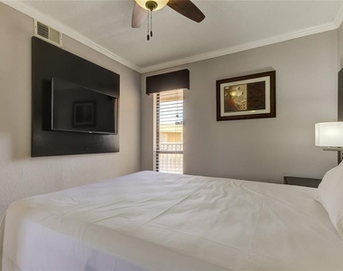 2506 N Rocky Point Drive - Photo Thumbnail 10