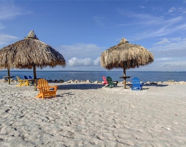 2506 N Rocky Point Drive - Photo Thumbnail 14