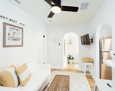809 10th Avenue N - Photo Thumbnail 7