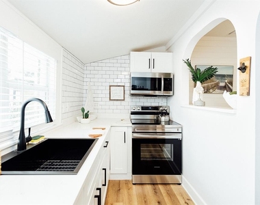 809 10th Avenue N - Photo Thumbnail 9