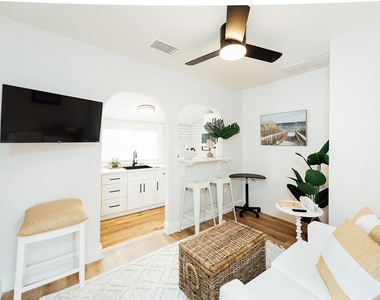 809 10th Avenue N - Photo Thumbnail 4