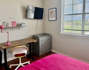 860 N Orange Avenue - Photo Thumbnail 40