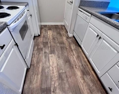 860 N Orange Avenue - Photo Thumbnail 18