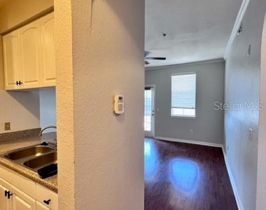 860 N Orange Avenue - Photo Thumbnail 16