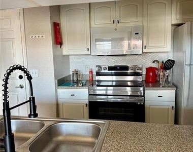 860 N Orange Avenue - Photo Thumbnail 61