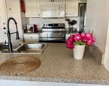 860 N Orange Avenue - Photo Thumbnail 56