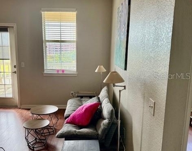 860 N Orange Avenue - Photo Thumbnail 4
