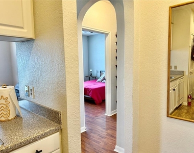 860 N Orange Avenue - Photo Thumbnail 29