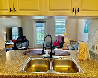 860 N Orange Avenue - Photo Thumbnail 65
