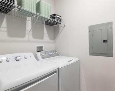 110 Zora Place - Photo Thumbnail 58