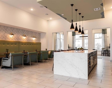 110 Zora Place - Photo Thumbnail 10